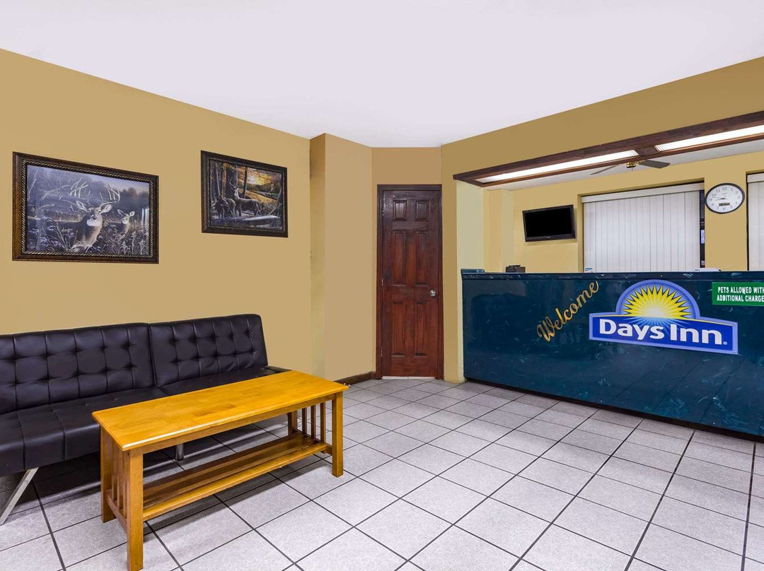 Days Inn by Wyndham Byron主图