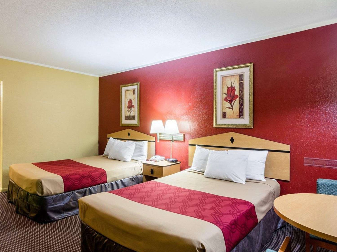 Econo Lodge Topeka Kansas主图