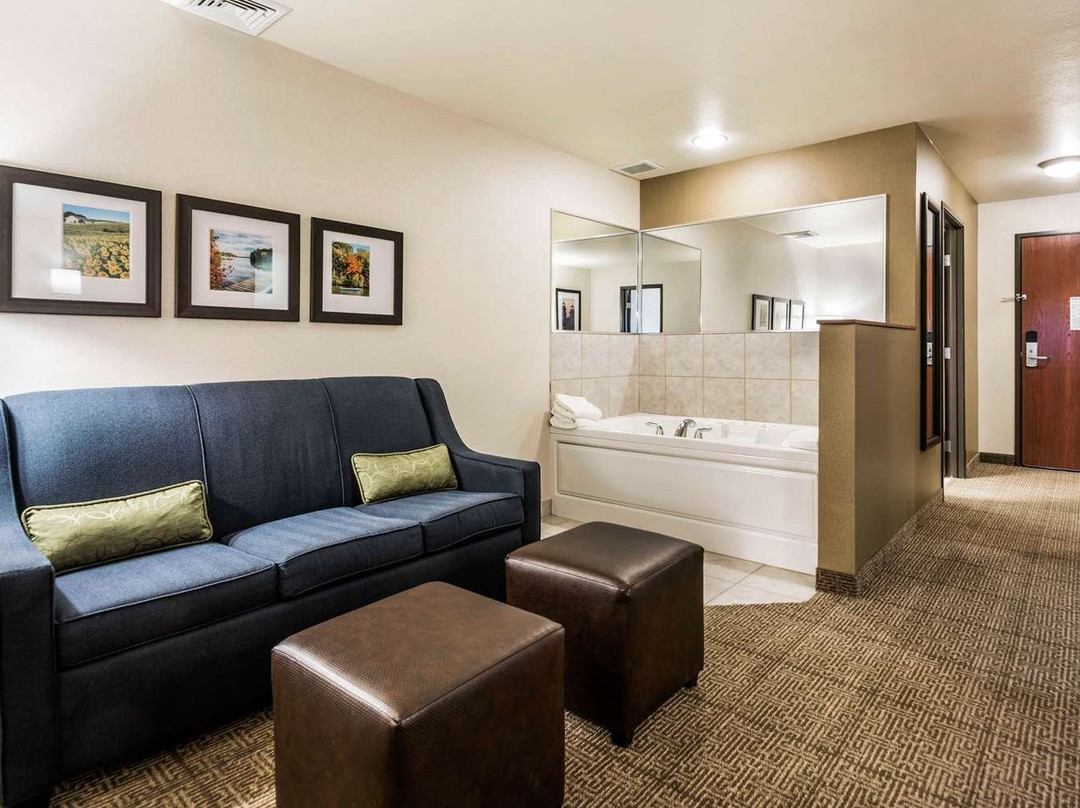 Comfort Suites at Par 4 Resort主图