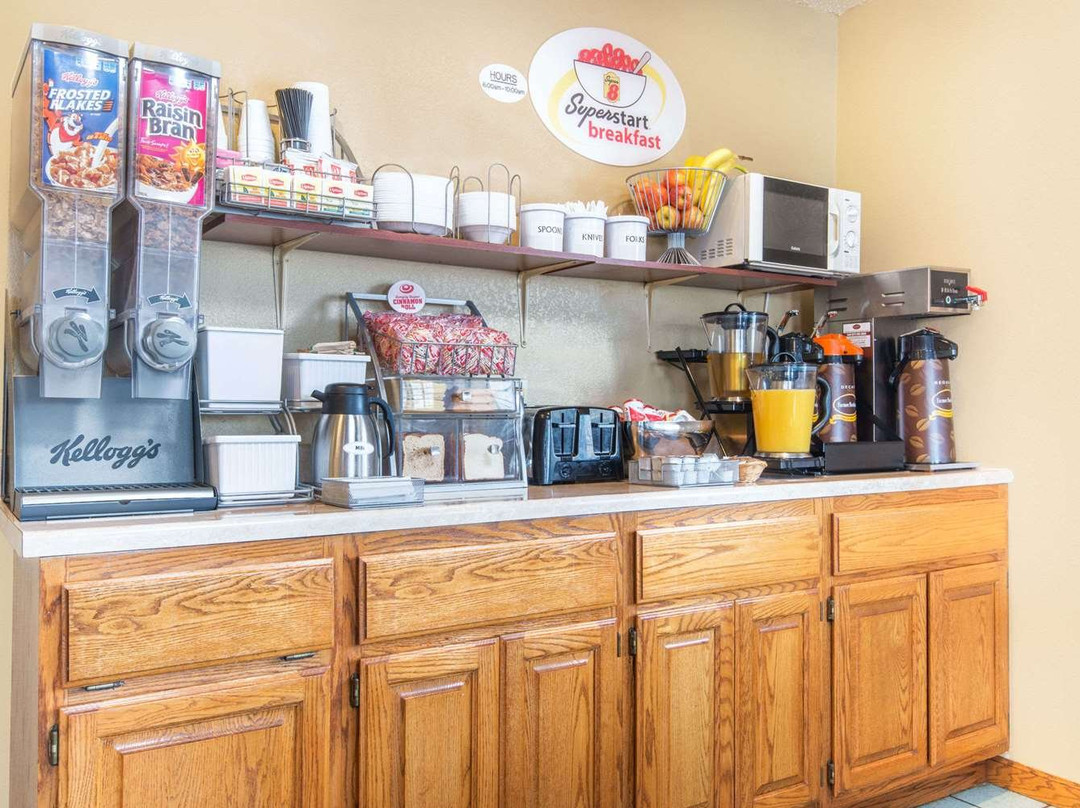 Super 8 by Wyndham Trinidad主图