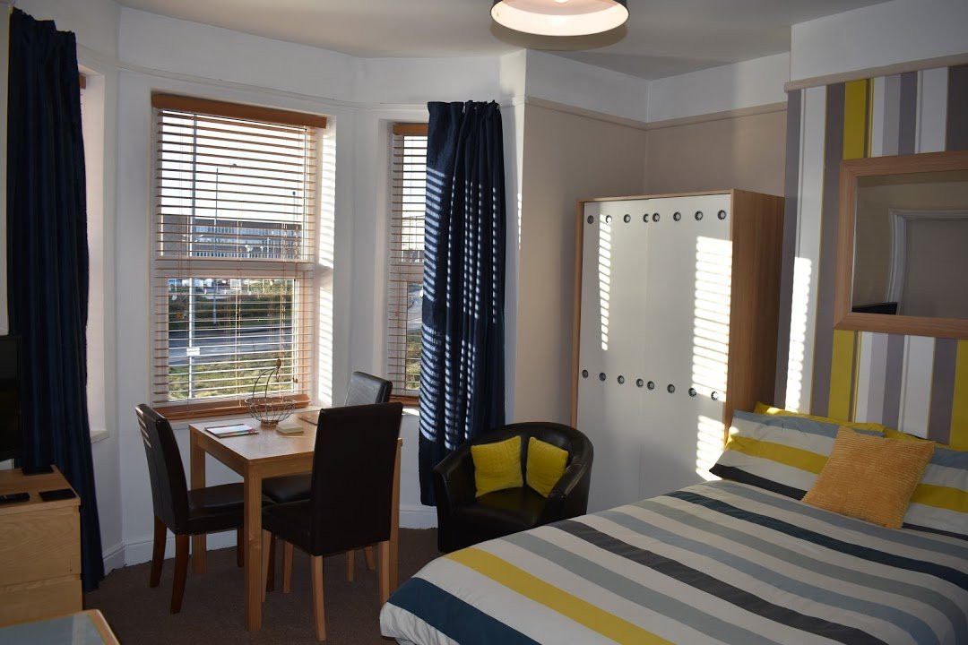 Cameron Lodge Stafford主图