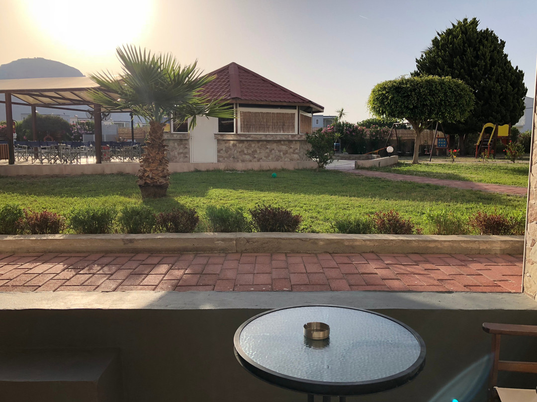 Lardos Bay Hotel主图