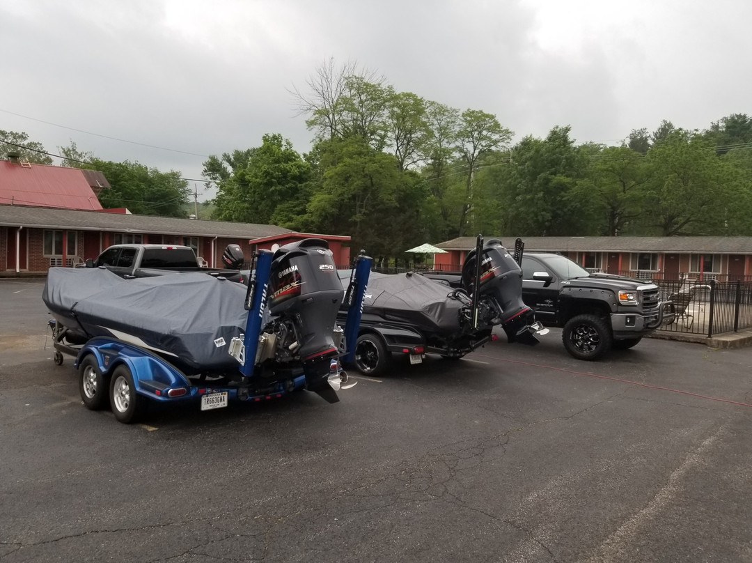 The Valley Inn and Suites主图