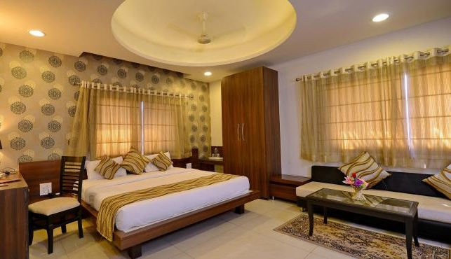 Hoshangabad餐馆和美食-Hotel Shiv Vilas