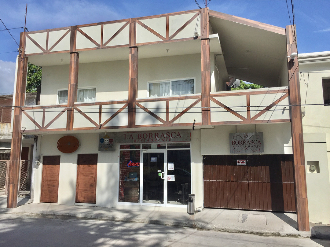Hostal El Chalet B&B