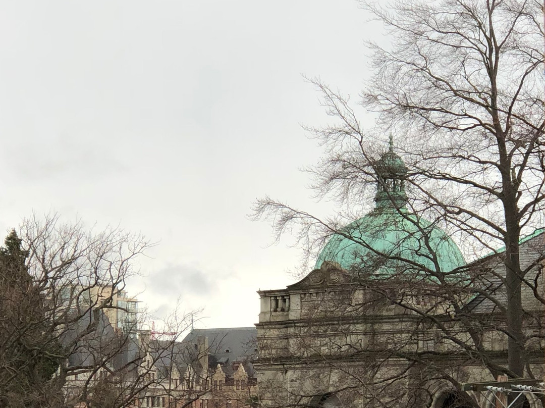 大使馆酒店主图