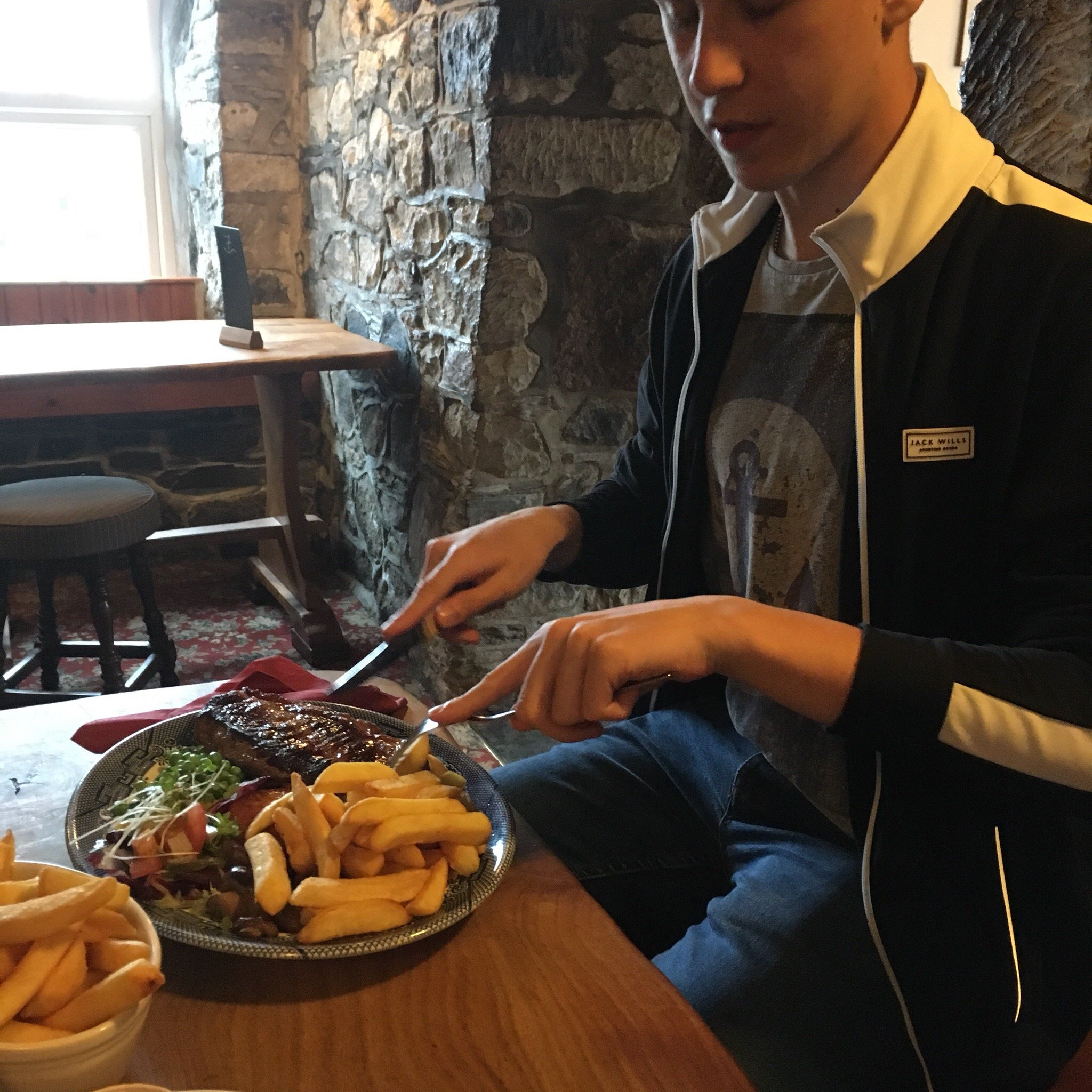 The Fourways Inn-官方