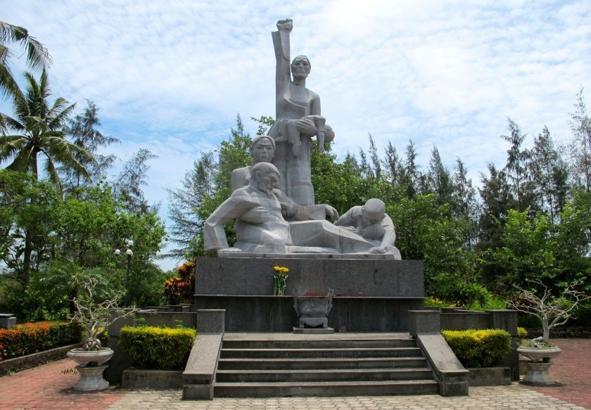 My Lai Massacre - Son My Memorial景点图片