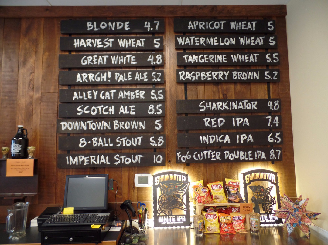 Lost Coast Brewery Taproom景点图片