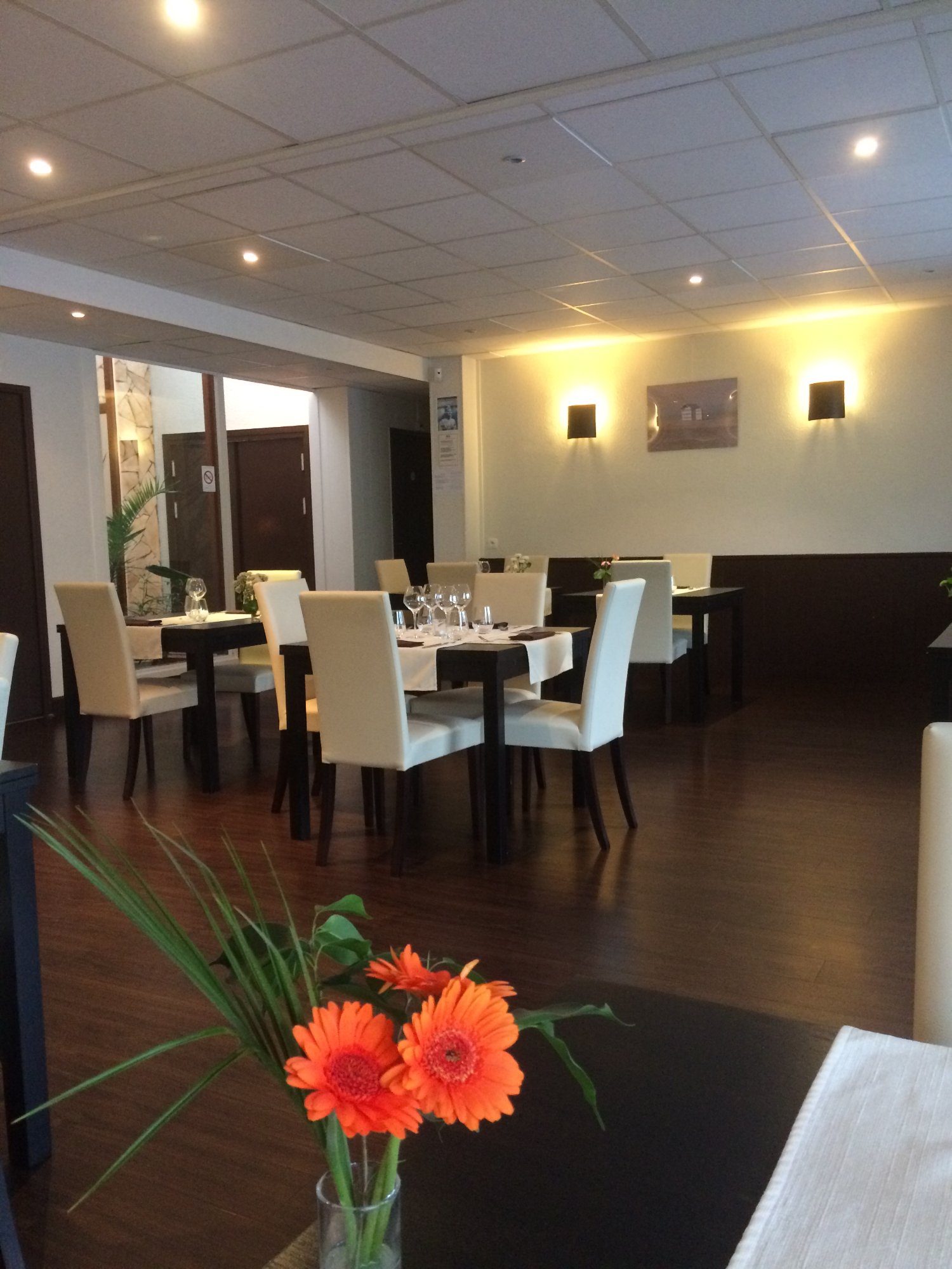 Les Platanes-餐饮