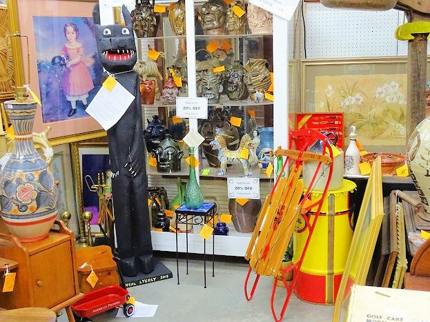 Needful Things Antique Mall景点图片
