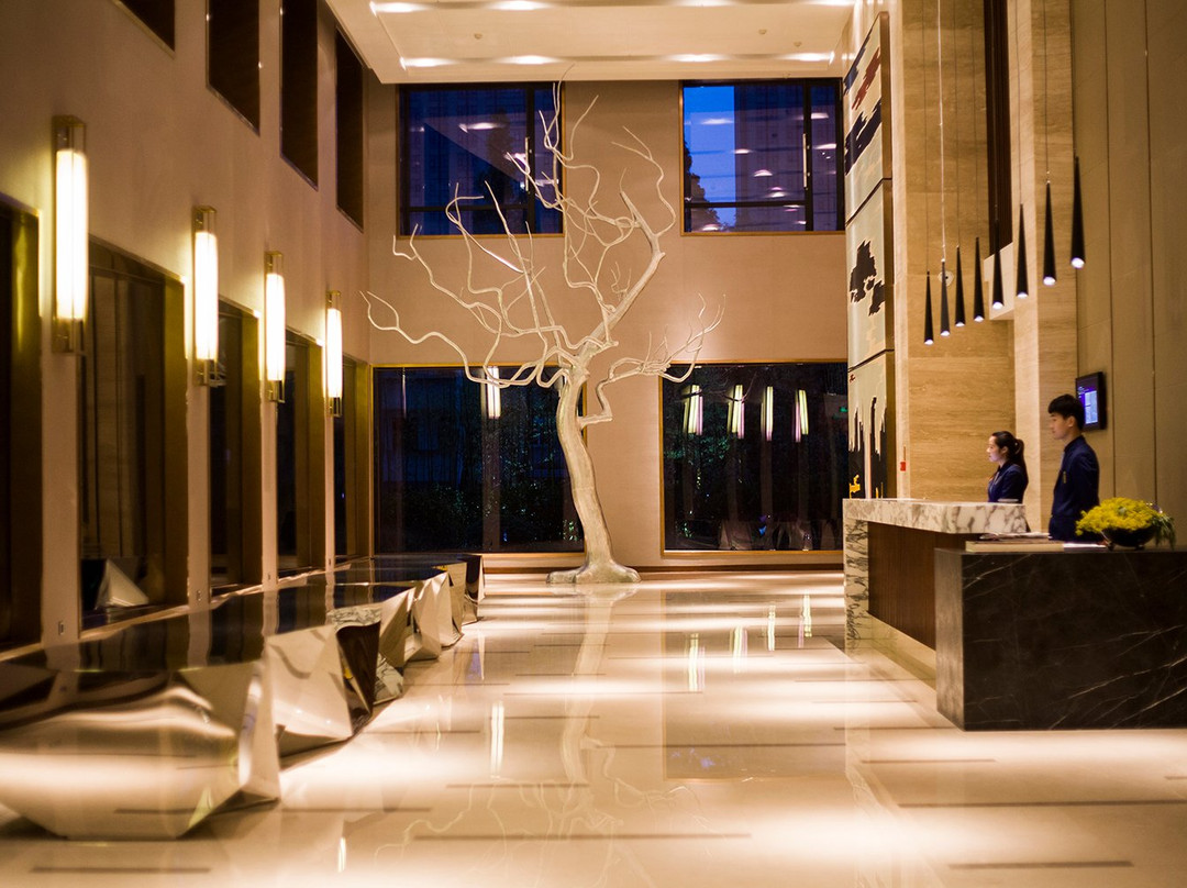 沃洲逸郡酒店主图