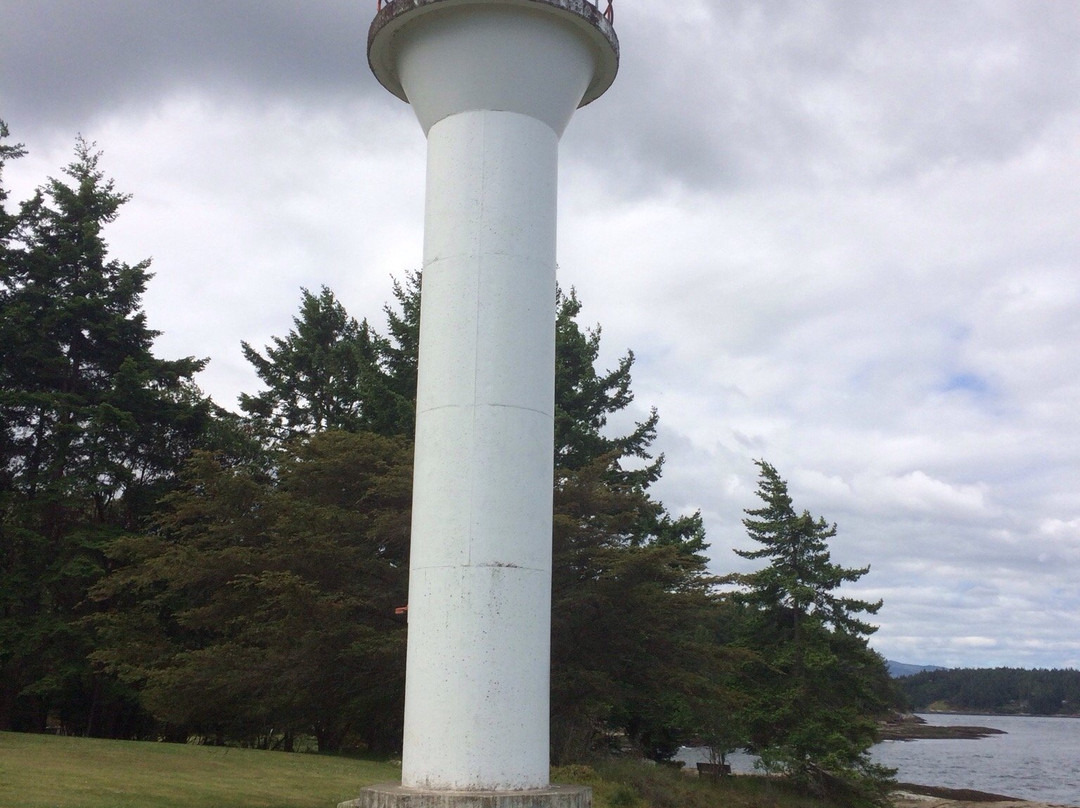 Active Pass Lighthouse-Mayne Island必去景点