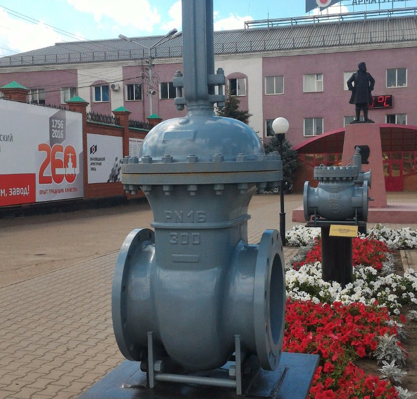 Monument to M.S. Myasnikov景点图片