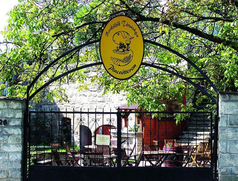 Borköltők Társasága Pinceétterem主图