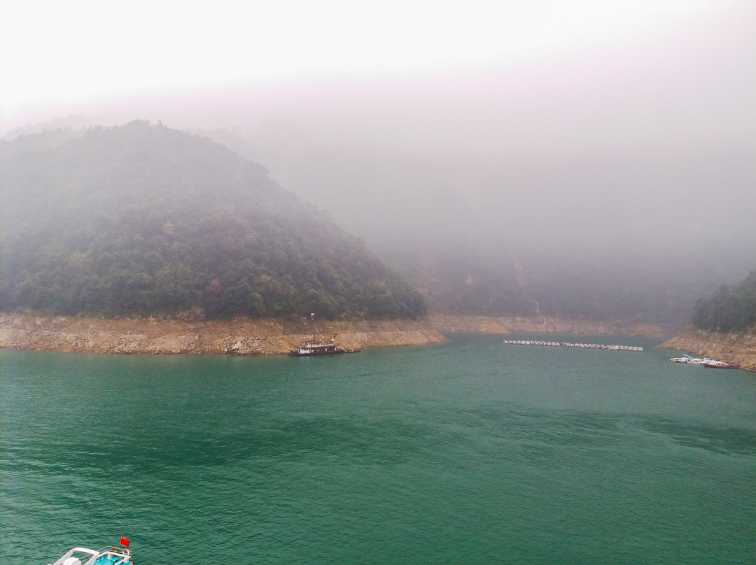 雾漫小东江景点图片