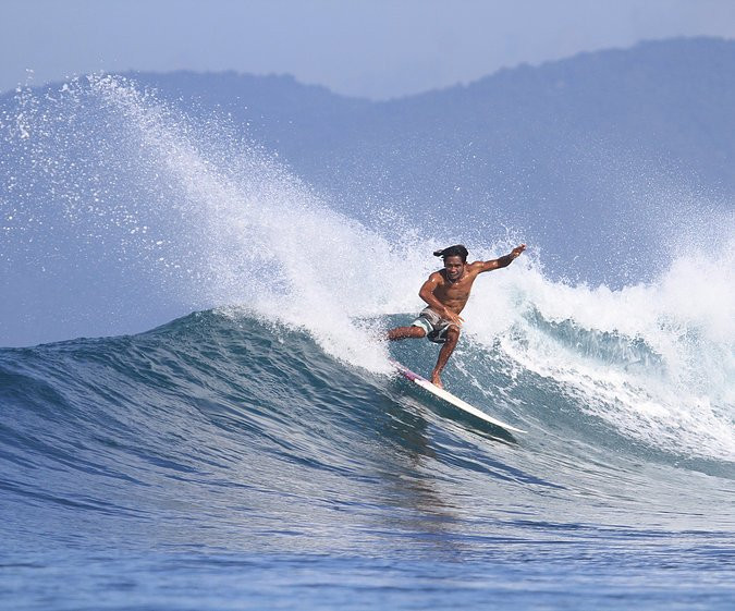 Firman Surflessons & Guiding-Sumbawa必去景点