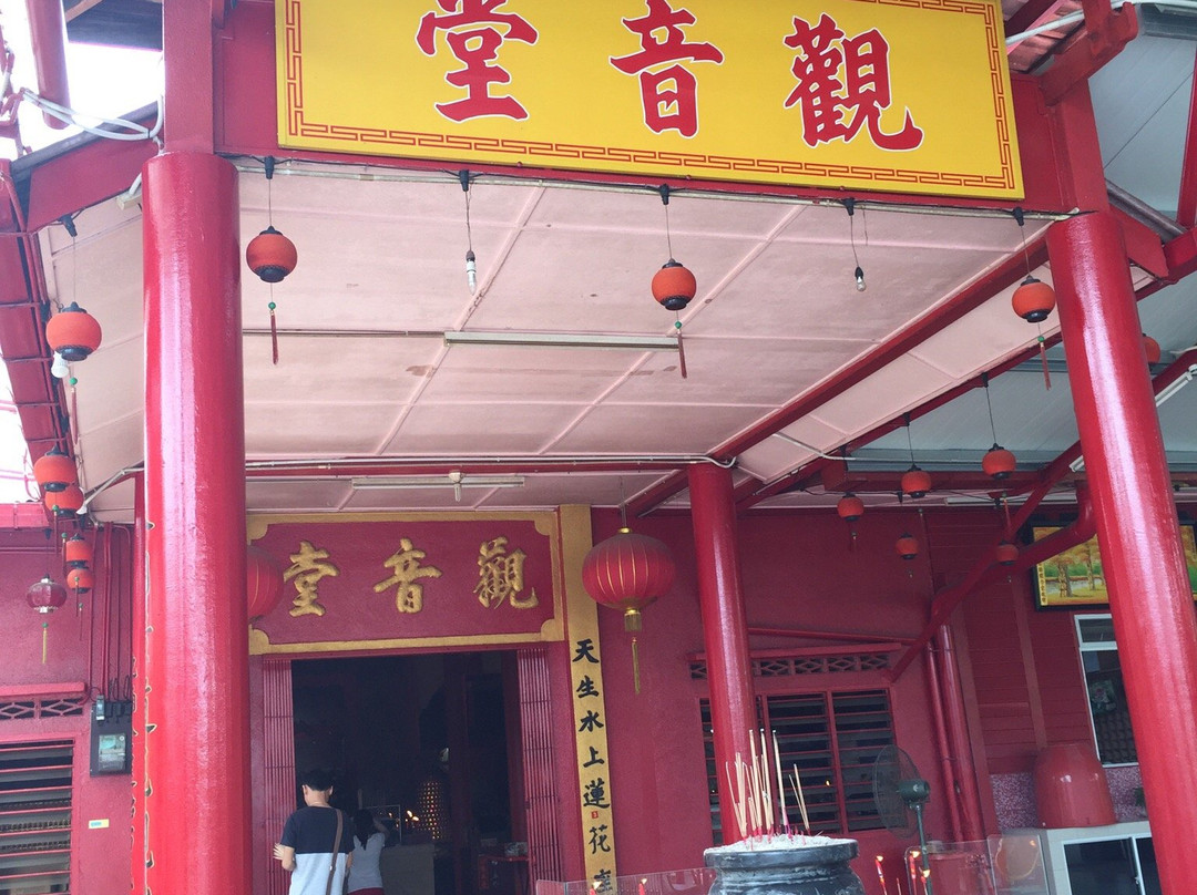 Tras Road Chinese Temple-Raub必去景点