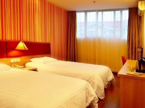 如家精选(成都双流机场航空港顺风地铁站店)主图