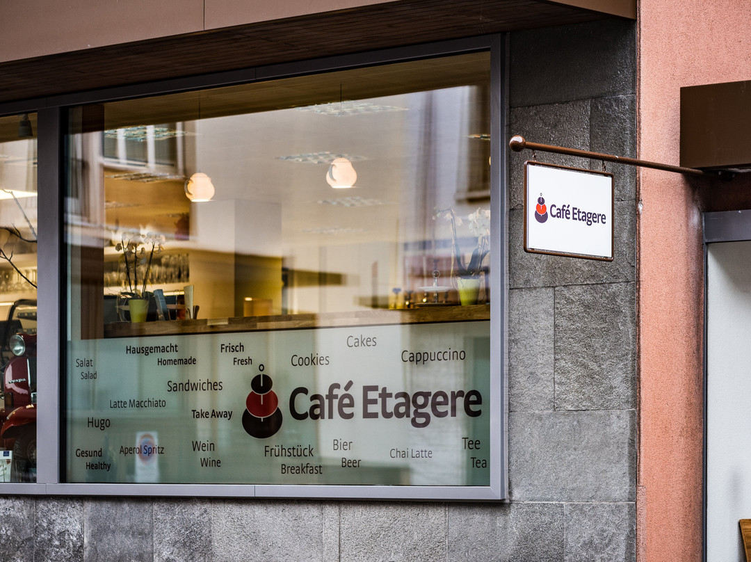 Cafe Etagere