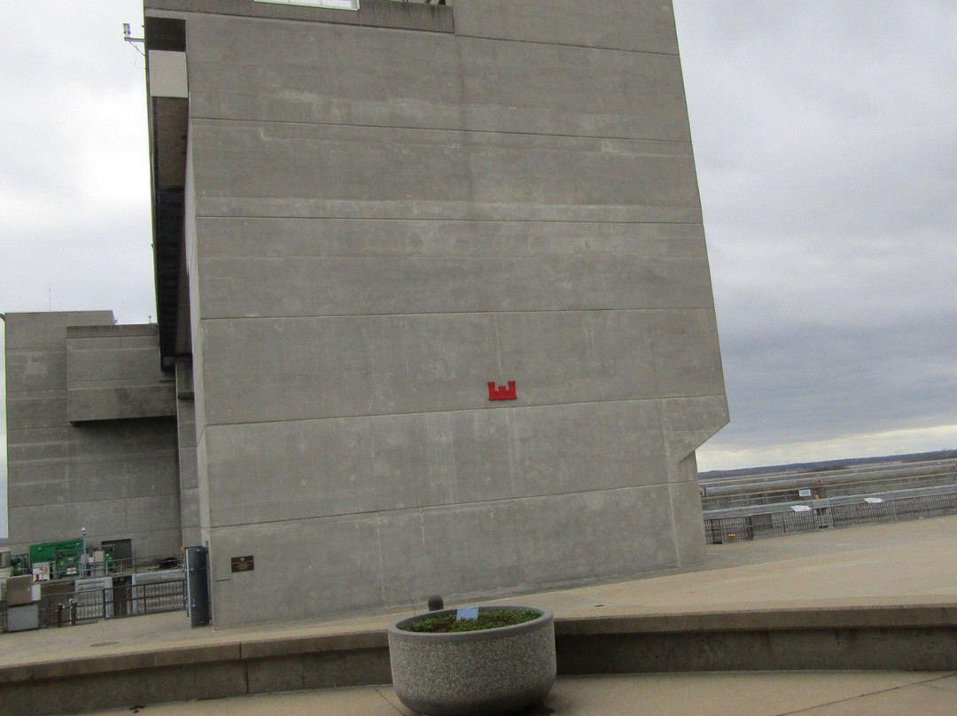 Melvin Price Locks and Dam-East Alton必去景点