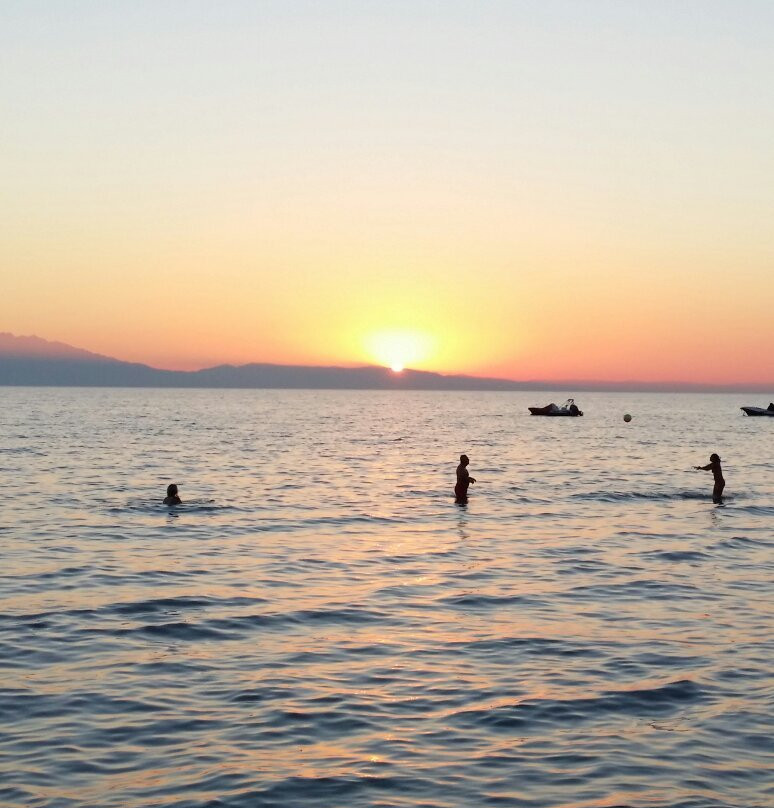 Ekavi Apartments主图