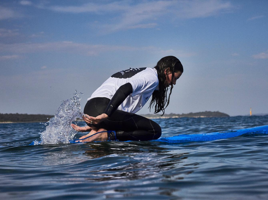 Salty Surf School景点图片