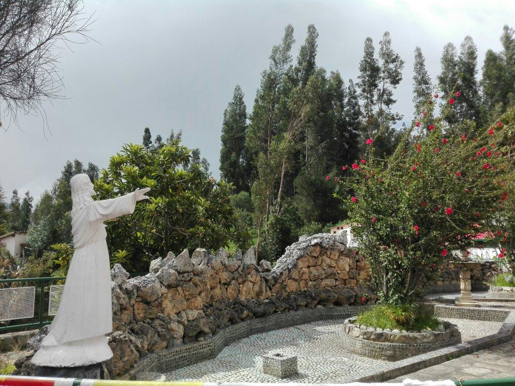 Banos Termales de Monterrey-瓦拉斯必去景点