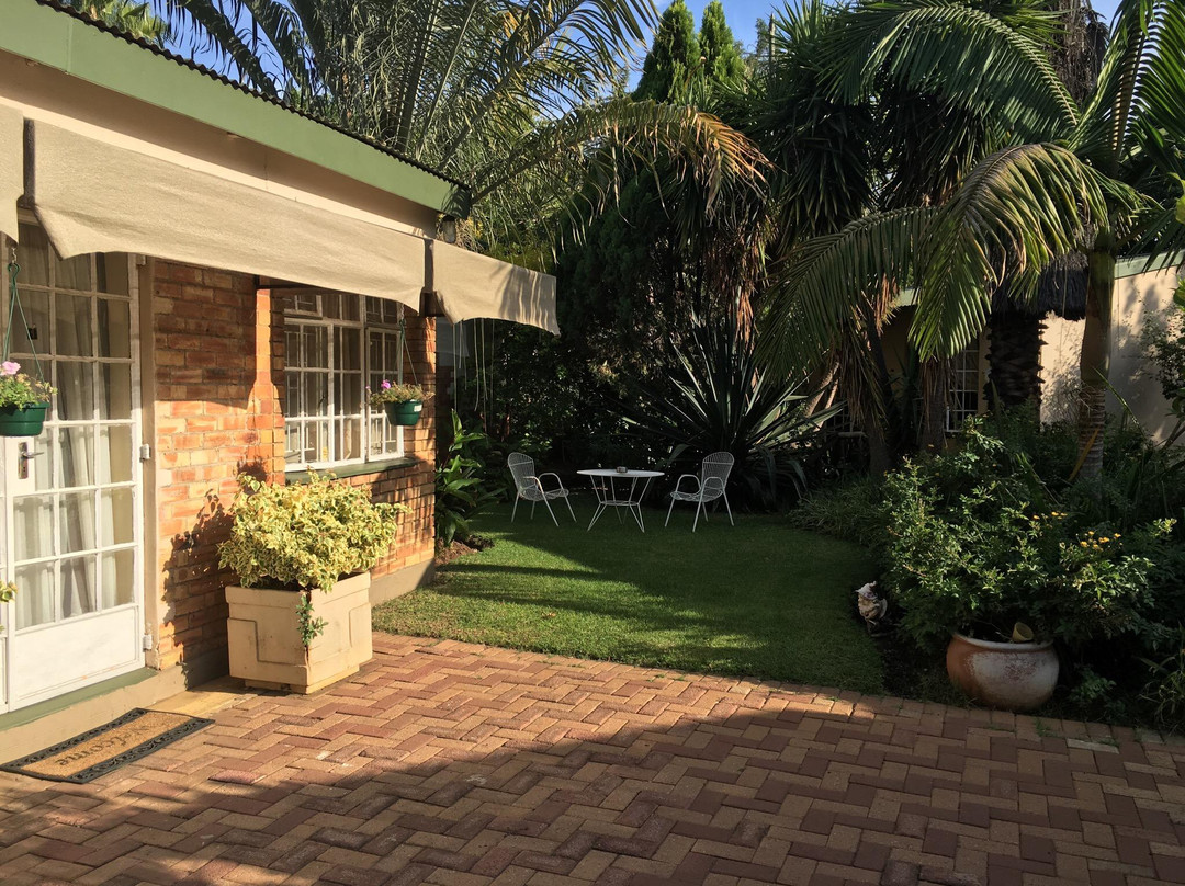 Tlhabane酒店住宿-Cozy Nook Bed and Breakfast