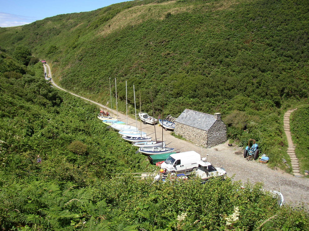 Edge of Wales Walk景点图片