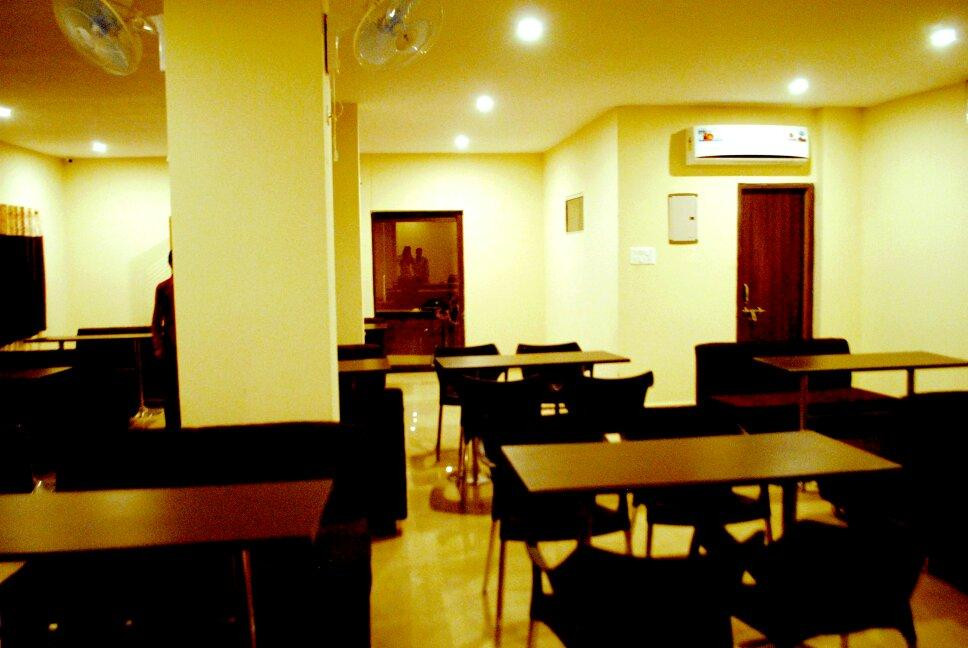 Hotel Ravi Residency主图