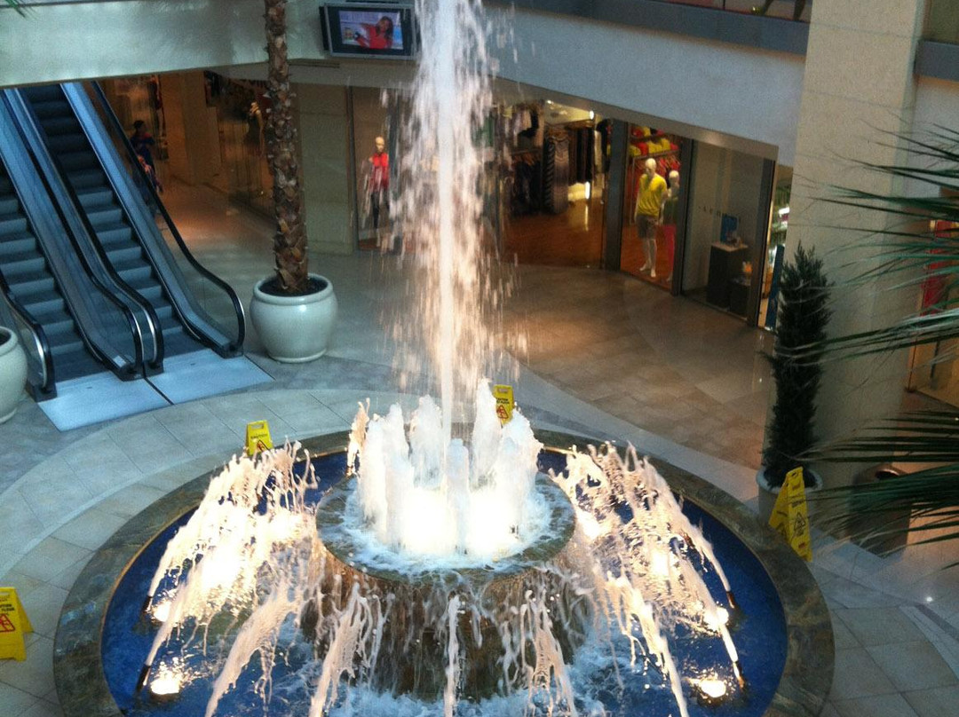 The Falls at Westmall-西班牙港必去景点