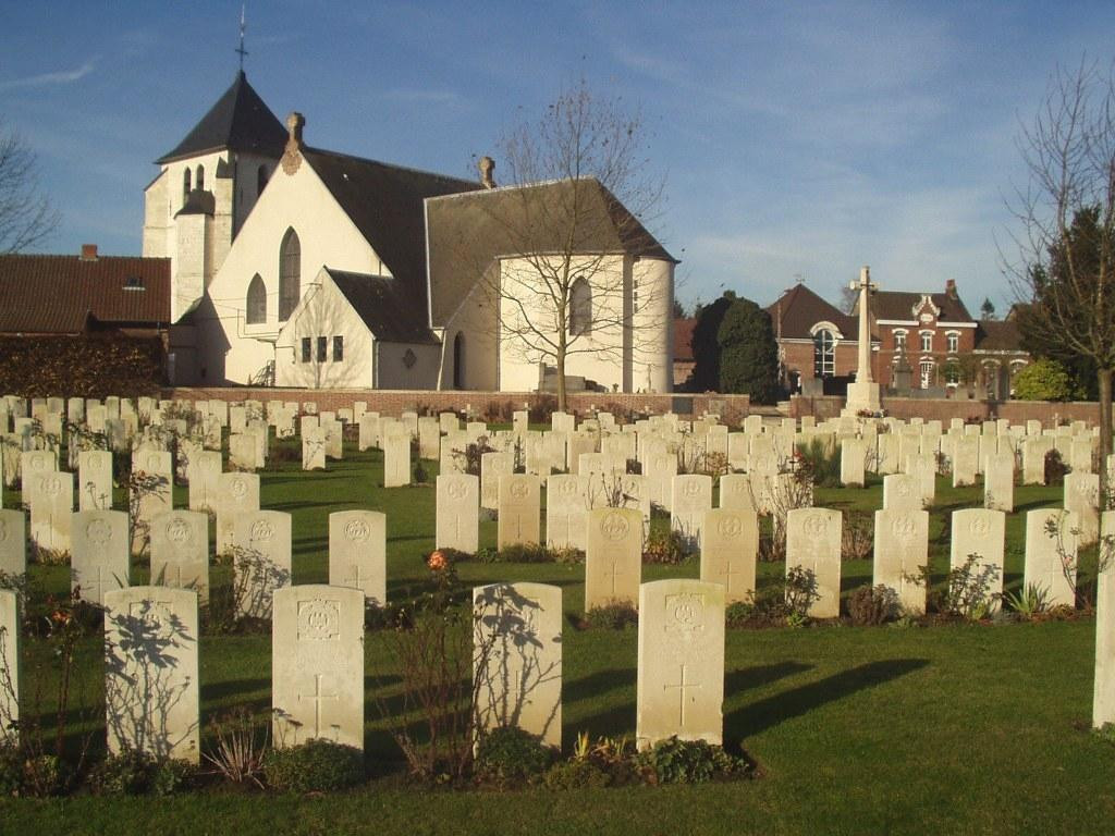 Cambrin Churchyard Extension景点图片