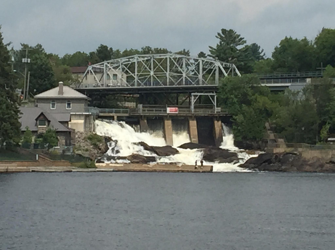 Bracebridge Falls景点图片