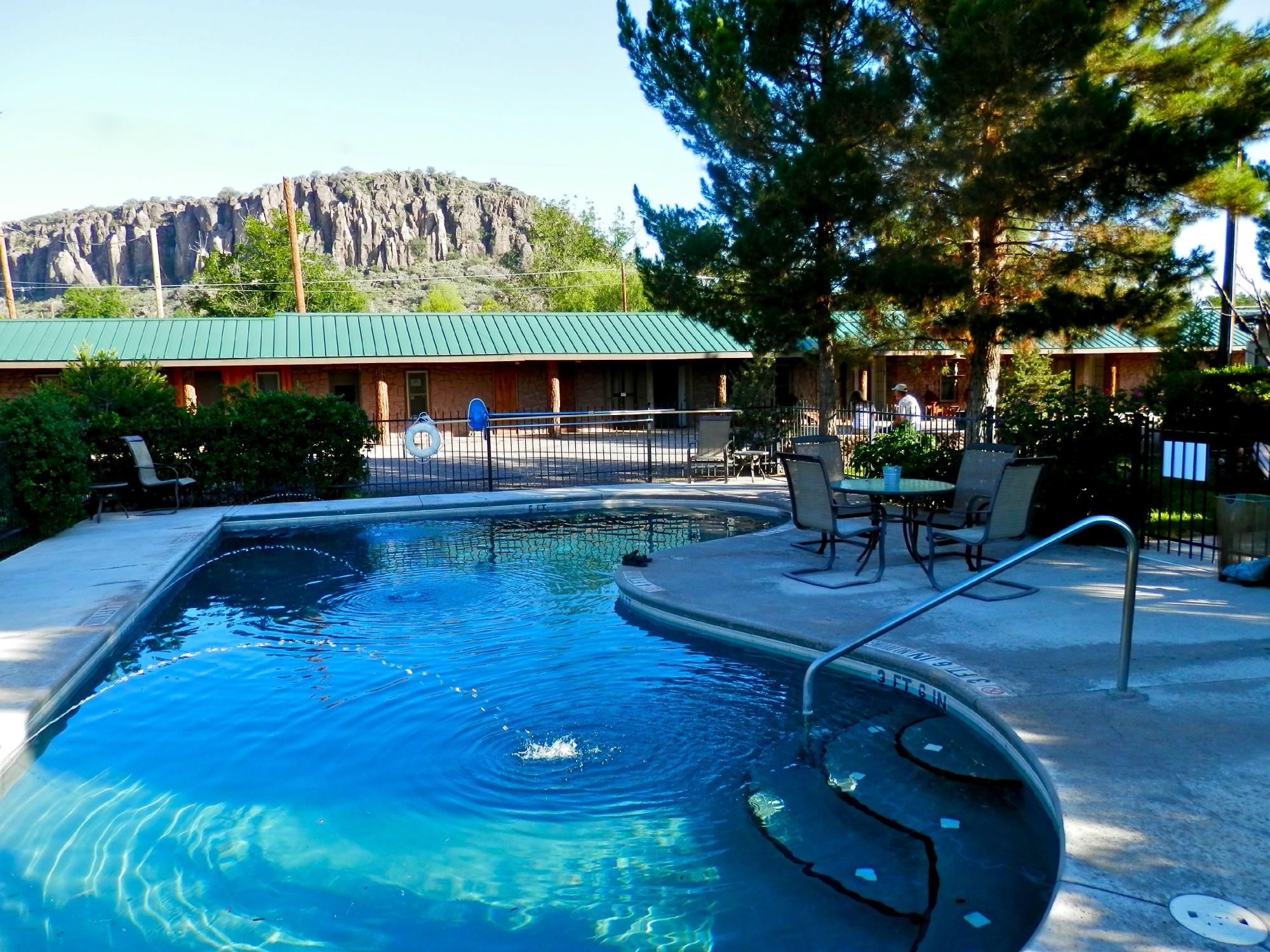 The Stone Village Tourist Camp-泳池