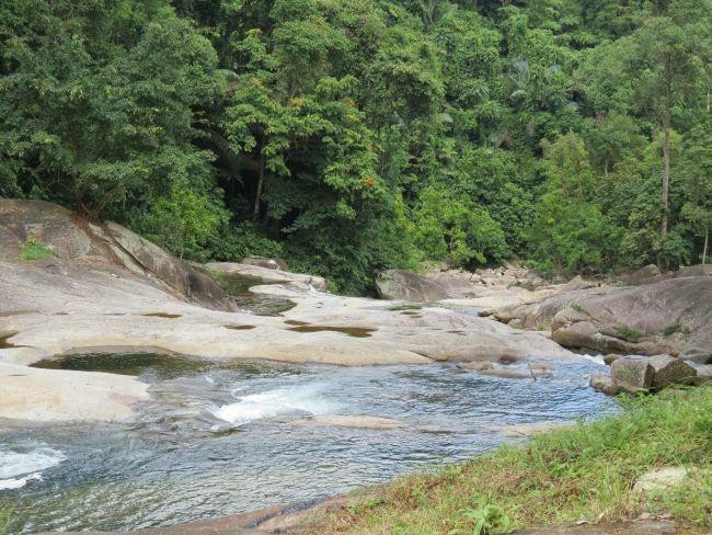 Phrom Lok Waterfall景点图片