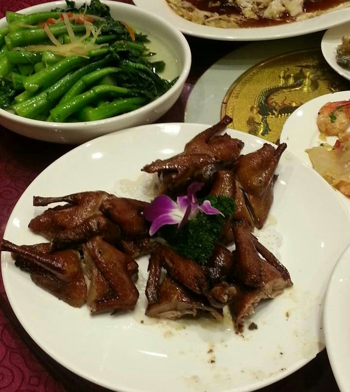 珊瑚大酒店主图