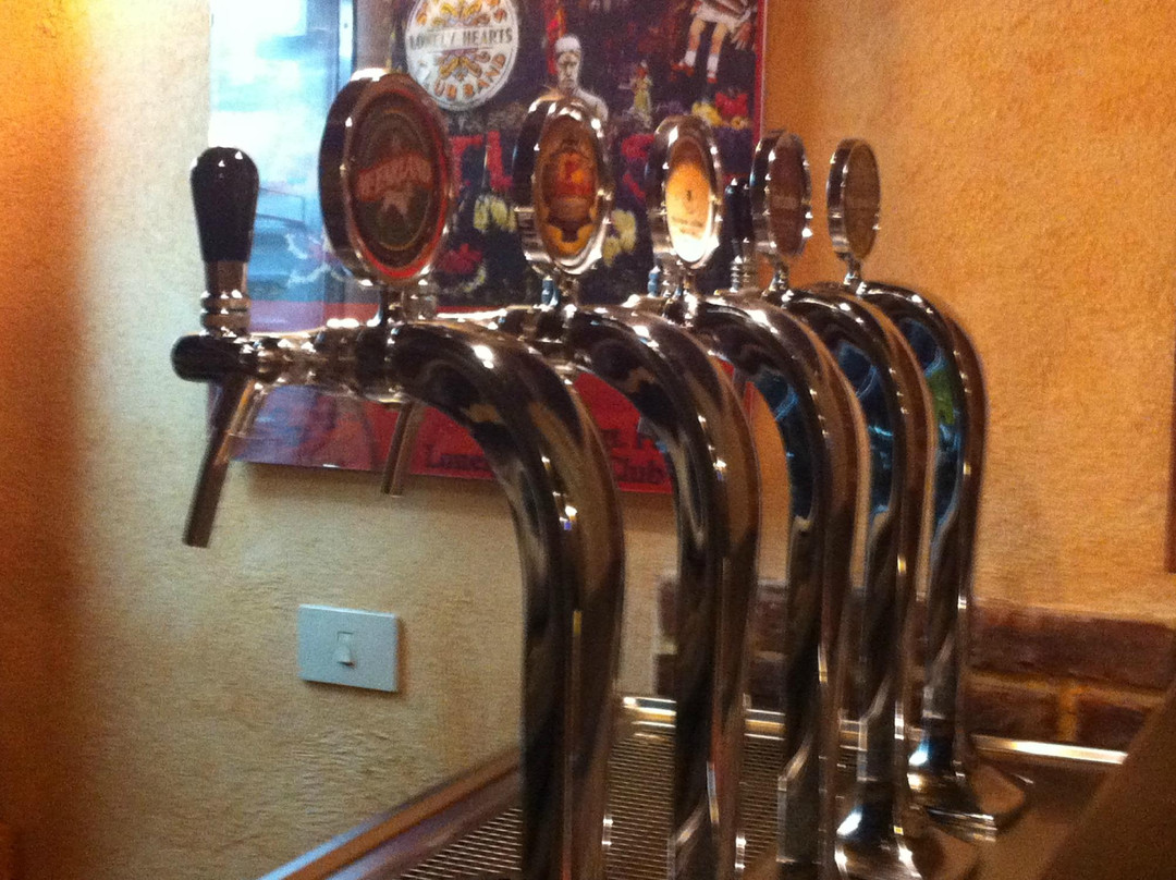 RoadHouSe Pub