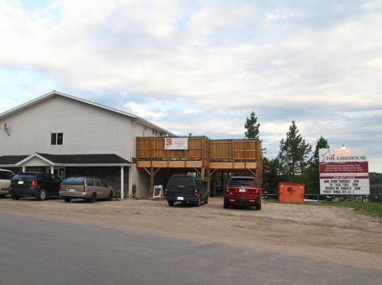 Meadow Lake酒店住宿-The Lakehouse