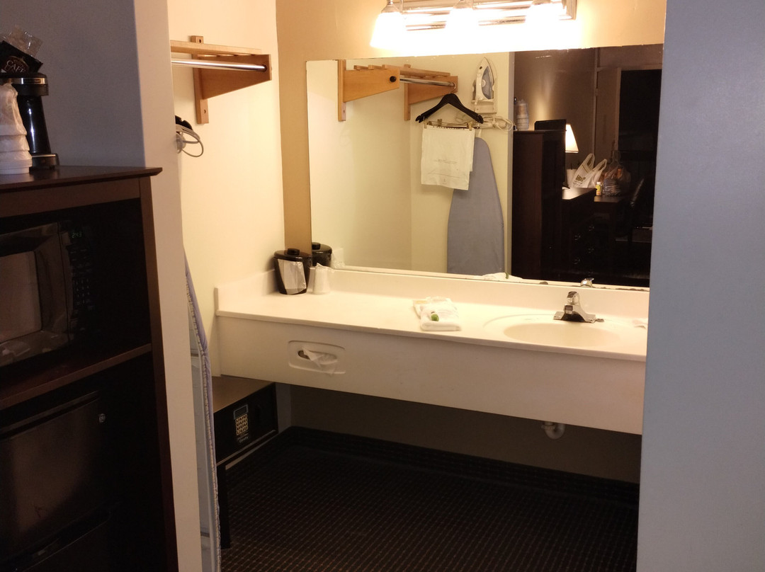 Carmel Inn & Suites主图