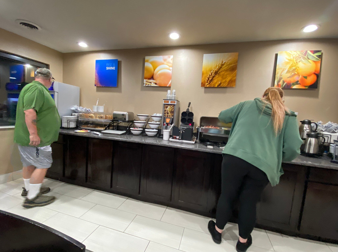 Comfort Inn & Suites主图