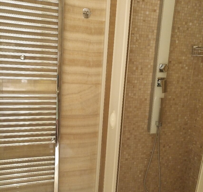 Family Hotel主图