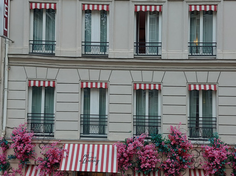 巴士底洛奈酒店主图