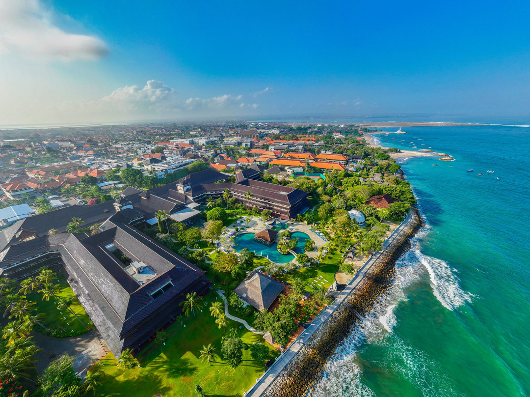 探索卡地卡广场度假酒店