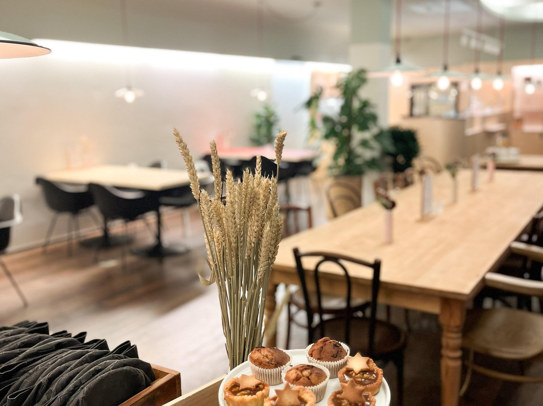 多姆酒店主图