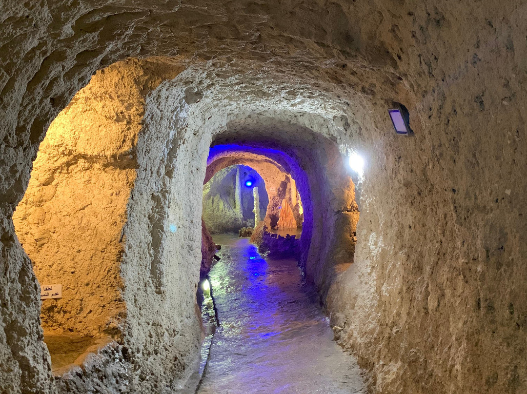 Kfarhim Grotto-Beiteddine必去景点