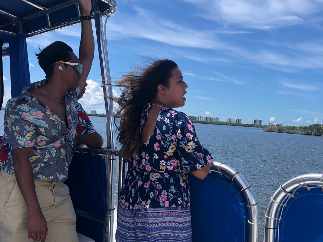 Salty Sam's Marina-迈尔斯堡海滩必去景点