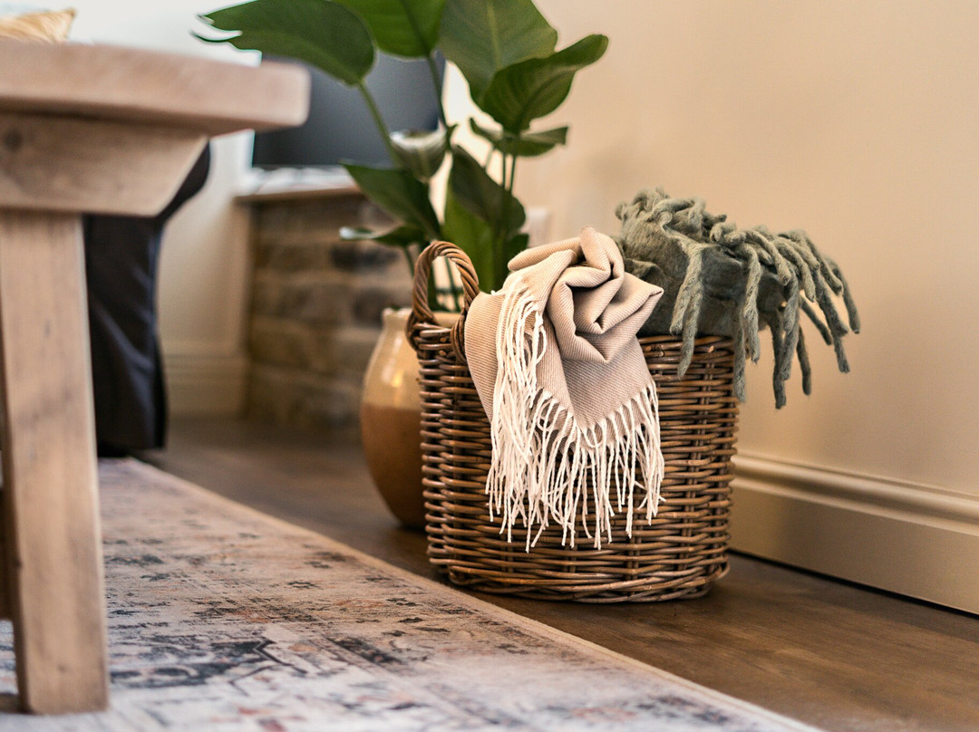 Cow Close Farm By Wild & Other主图