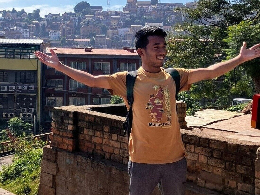 Donne Madagascar guide-安塔那那利佛必去景点