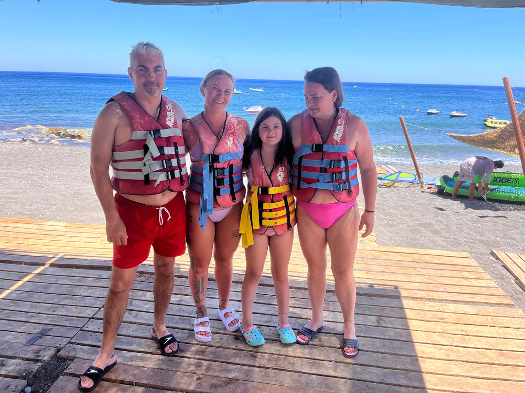 Volcano Water Sports-佩里萨必去景点